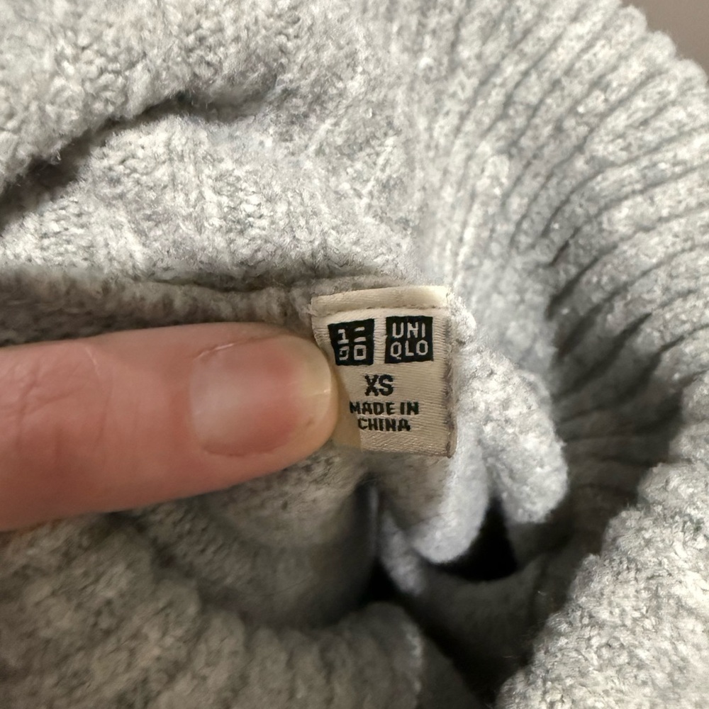 Uniqlo Classic Grey Turtleneck Wool Sweater XS - Picture 6 of 6